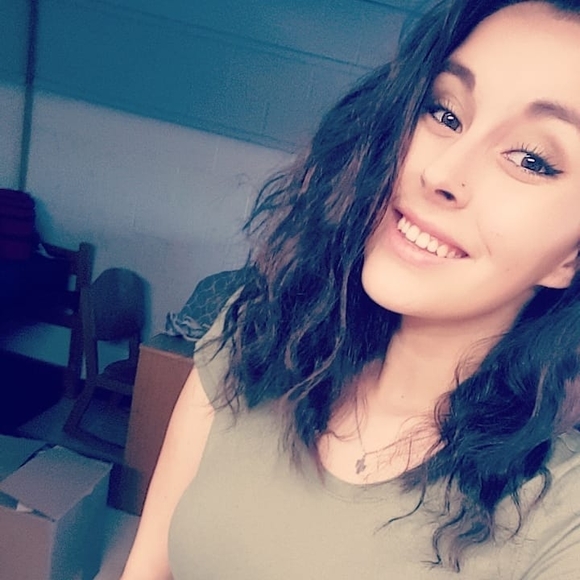 Meet your Posher, Kylee - Picture 1 of 1